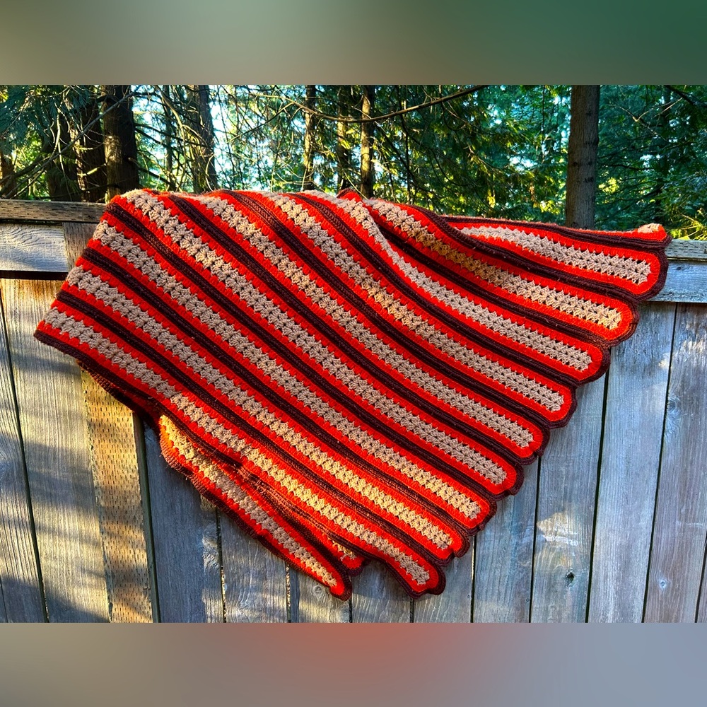 Agnes makes an awsome, VINTAGE, hand made blanket!!
